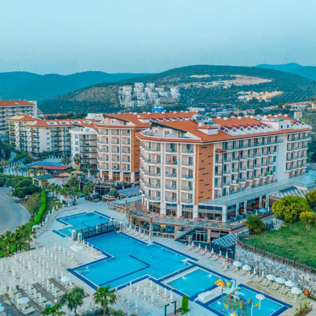 هتل Ramada Resort کوش آداسی