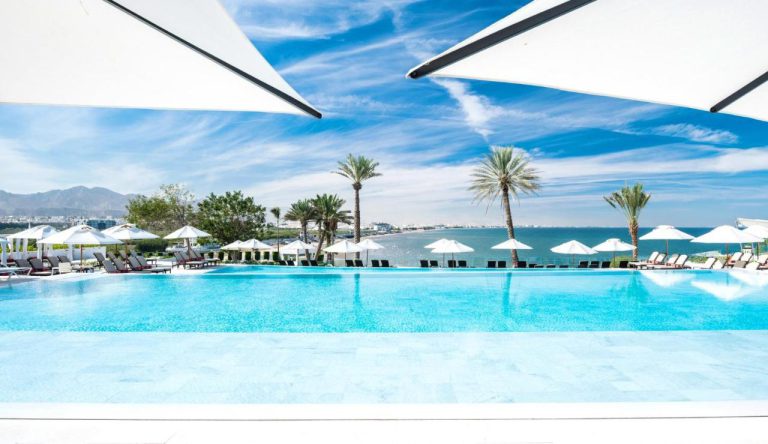 هتل کرون پلازا مسقط – Crowne Plaza Muscat