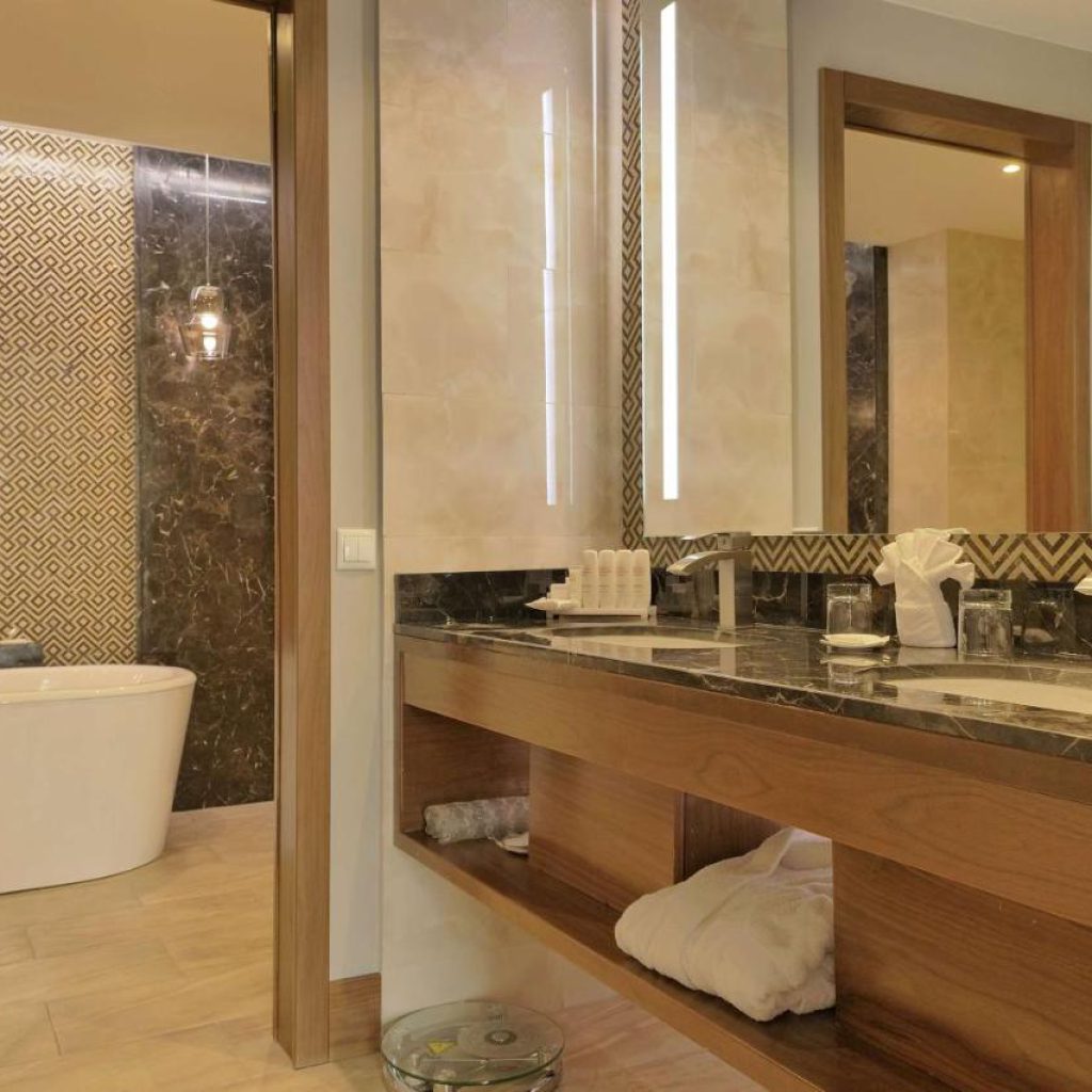 هتل RADISSON BLU ایروان