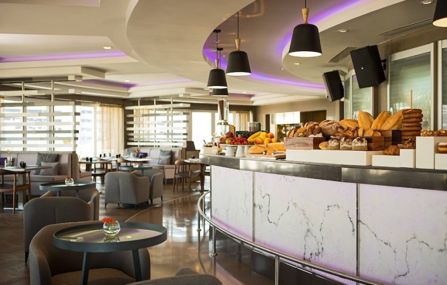 هتل Renaissance Izmir Hotel ازمیر