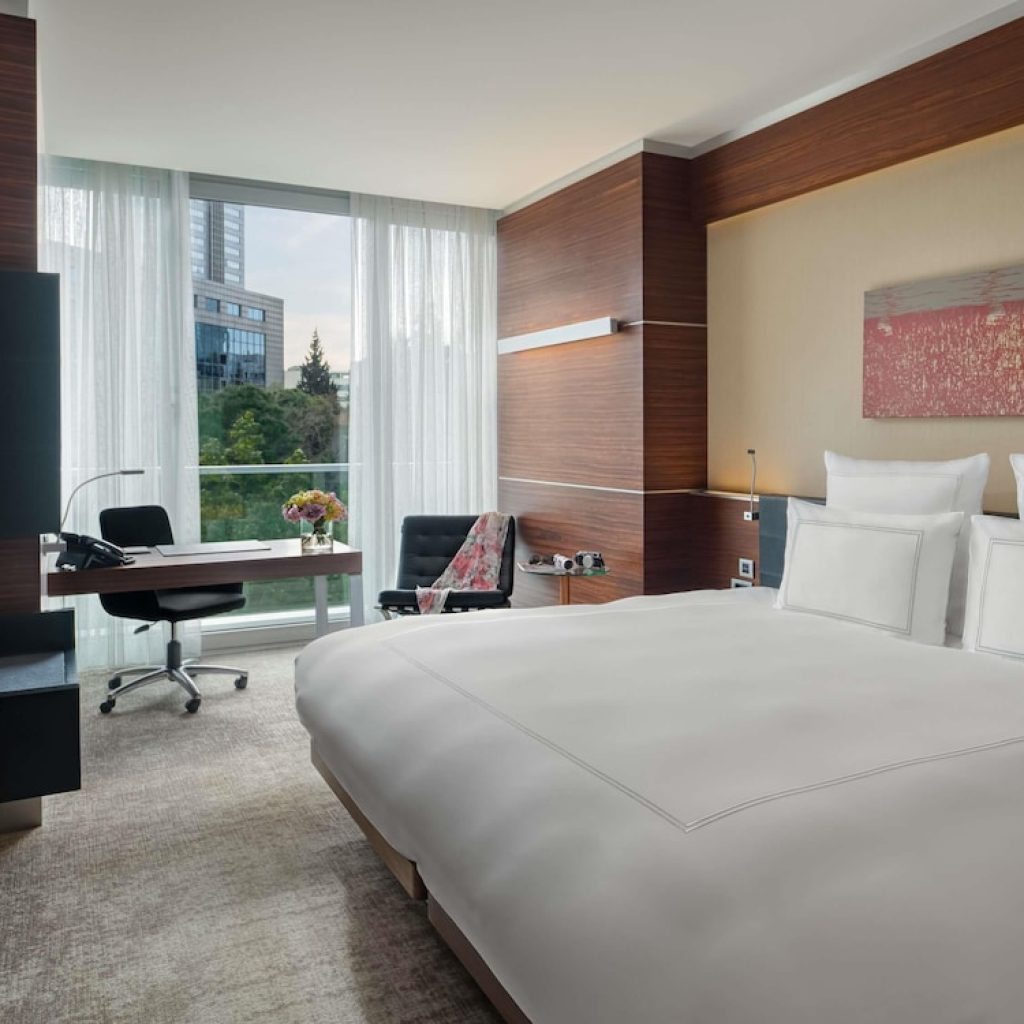 هتل سوئیس اوتل بویوک افس (Swissotel Buyuk Efes Izmir) ازمیر