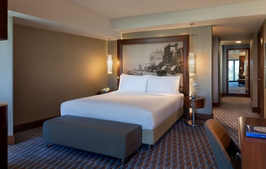 هتل Renaissance Izmir Hotel ازمیر