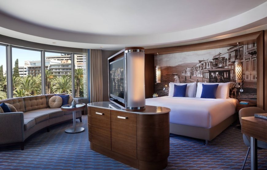 هتل Renaissance Izmir Hotel ازمیر