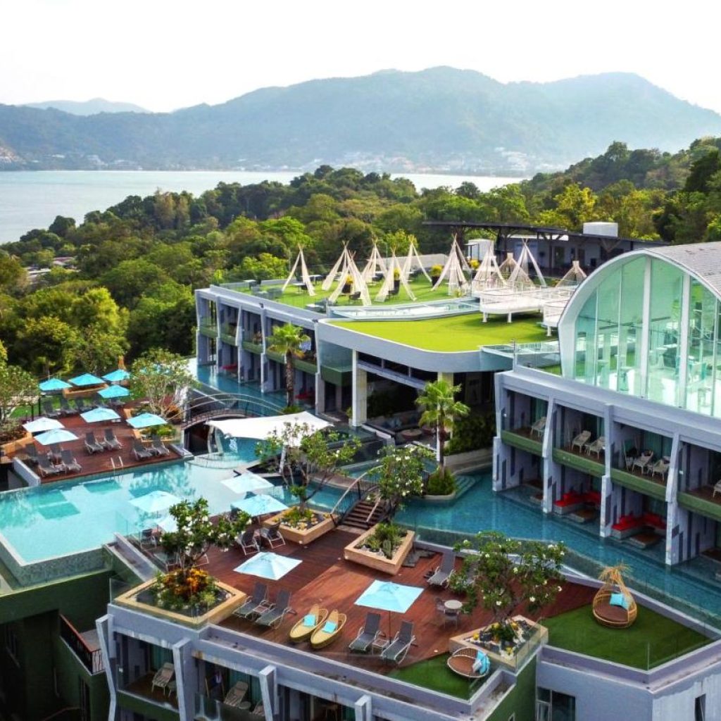 هتل کرست ریزورت 🛎️ | Crest Resort & Pool Villas