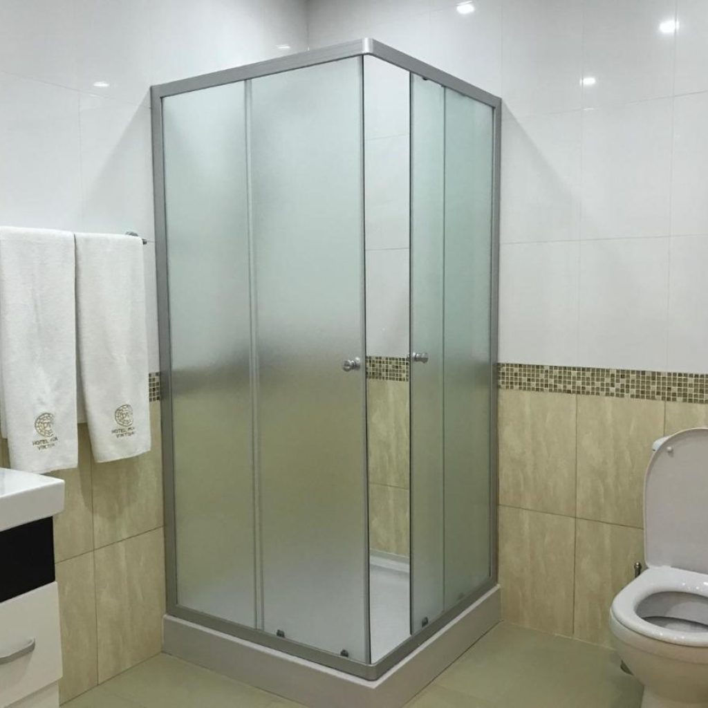 هتل پلازا ویکتوریا گیومری | Hotel Plaza Viktoria 🛎️