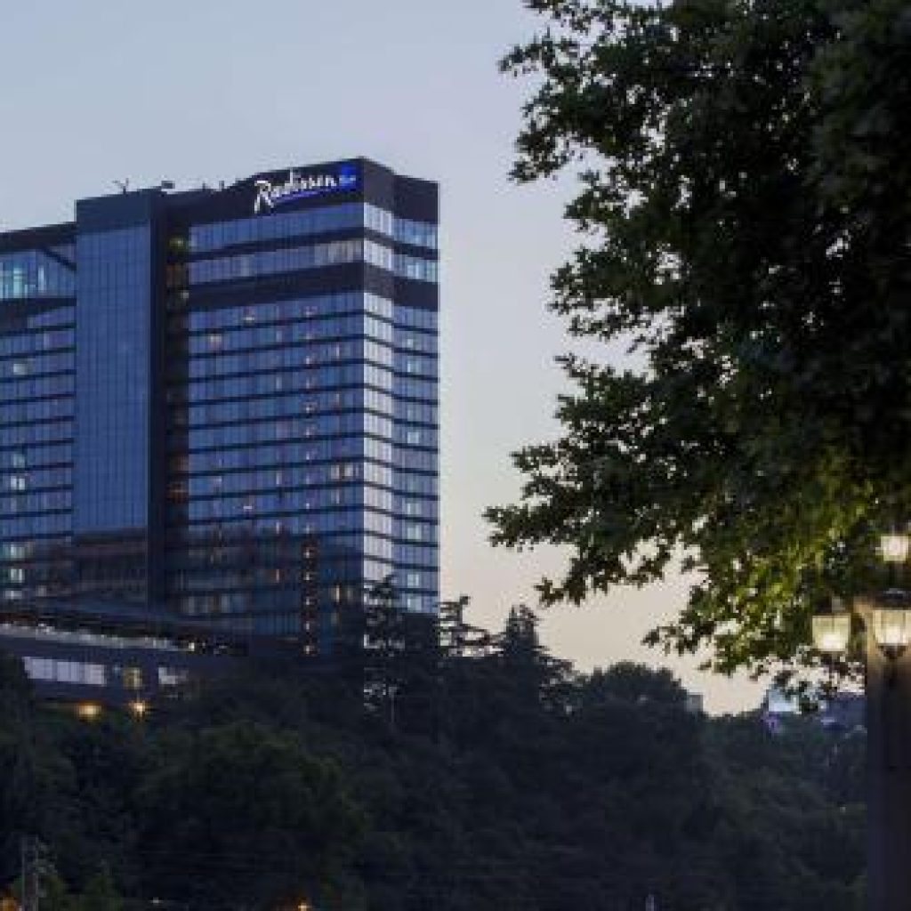 هتل رادیسون بلو تفلیس | Radisson Blu Hotel 🛎️