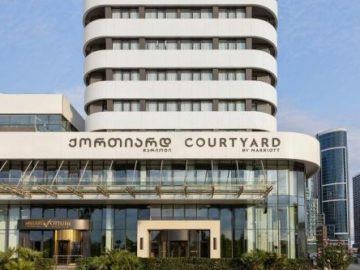 نمای بیرونی هتل courtyard by marriot باتومی