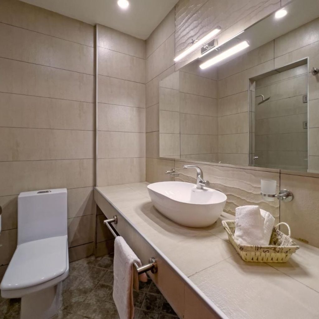 هتل دنیس تفلیس | Denis Hotel 🛎️