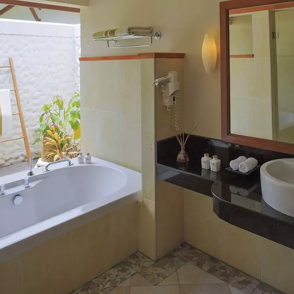 هتل کورومبا مالدیو | Kurumba Maldives Hotel 🛎️