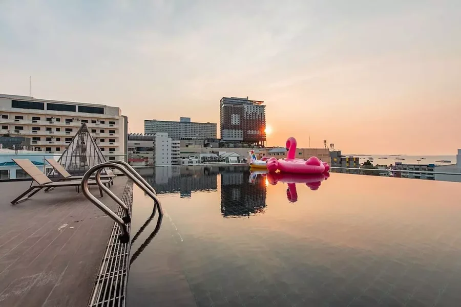 هتل بلک وودز پاتایا | Black Woods Hotel 🛎️