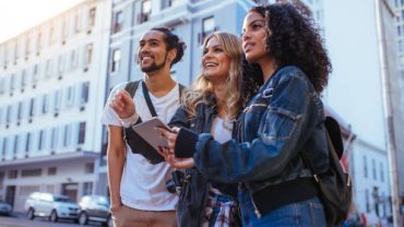 معرفی ابزارهای ضروری سفر: راهنمای جامع سفری آسان و بی‌دغدغه