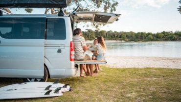 ترفندهای طلایی برای سفر ایمن: بهترین قوانین پرواز کودکان و نوزادان.