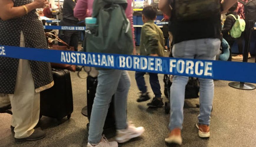 گام‌به‌گام با قوانین گمرک در سفر: راهنمای واردات و خروج کالاها