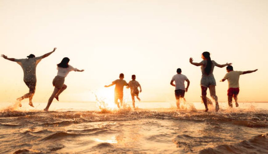 بهترین نکات قبل از حرکت: قوانین سفر خانوادگی به دبی و استانبول