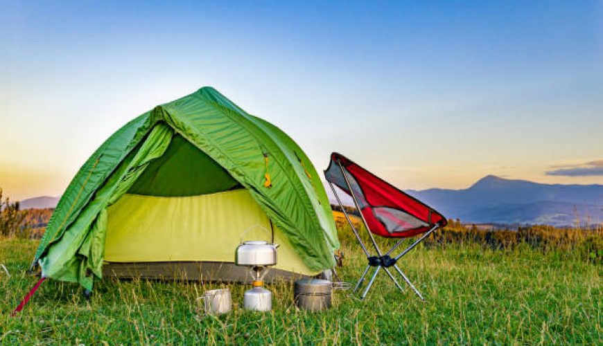 راهنمای نهایی: بهترین برندهای تجهیزات سفر و کمپینگ برای هر ماجراجو