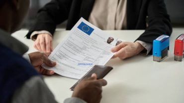 ترفندهای کاربردی برای یافتن تخفیف تور ایرانگردی ایده‌آل شما