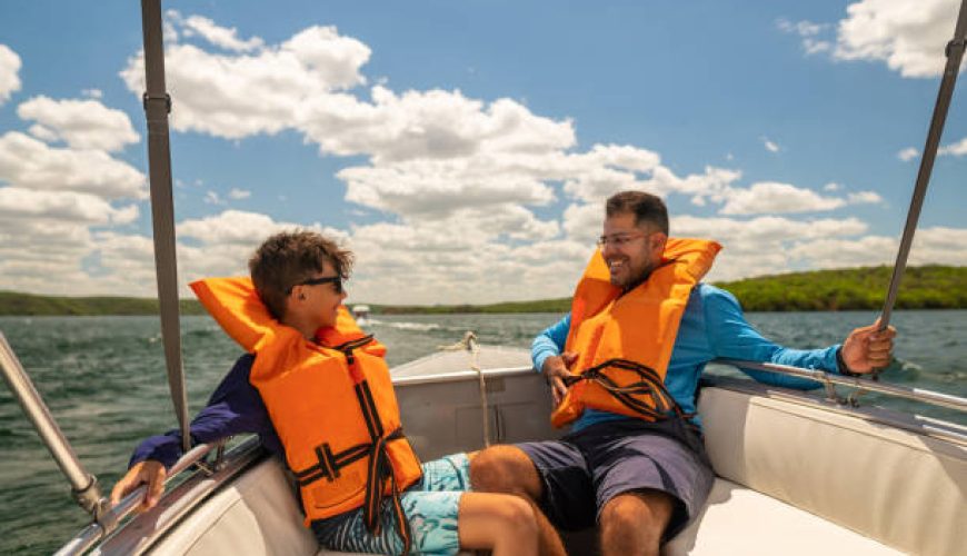 جامع‌ترین راهنمای قوانین ایمنی در سفرهای دریایی برای خانواده‌ها