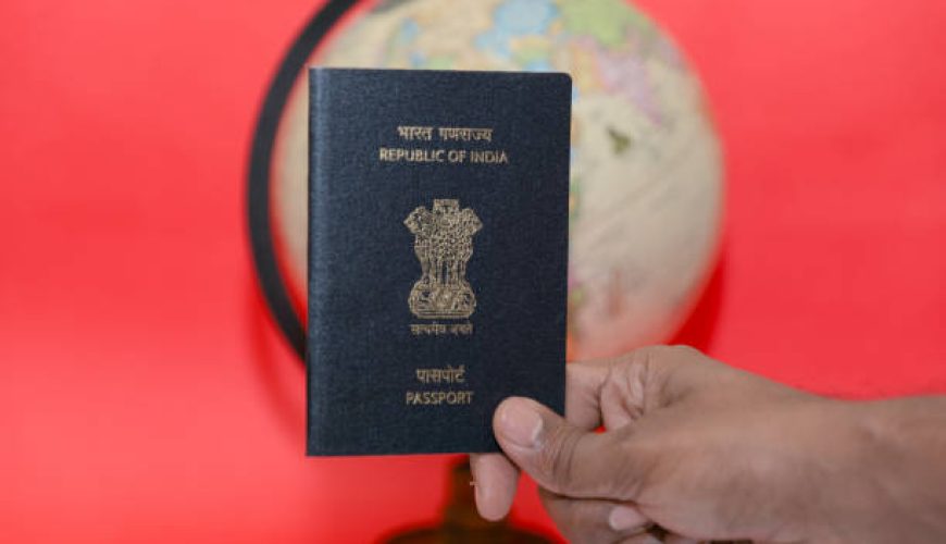 ۱۰ ابزار سفر کاری برتر: سفری آسان و بهره‌ور را تجربه کنید