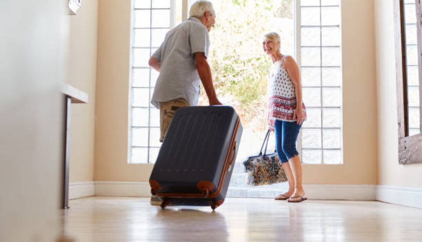 جدیدترین قوانین سفر برای سالمندان: نکات کلیدی سال ۲۰۲۴