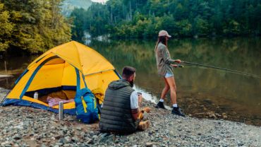 راهنمای جامع ابزار روشنایی و گرمایش در کمپینگ برای سفری آسوده