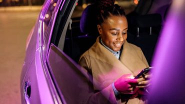 مقایسه بهترین اپلیکیشن‌های سفر 2024: کدام یک برای شما ایده‌آل است؟