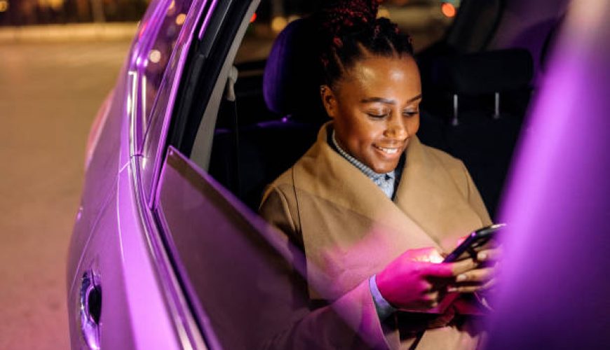 مقایسه بهترین اپلیکیشن‌های سفر 2024: کدام یک برای شما ایده‌آل است؟