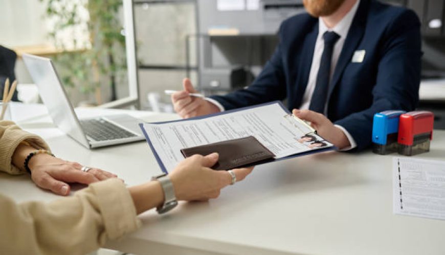 جلوگیری از دردسر: چه چیزهایی را نباید در سفر خارجی همراه داشت؟