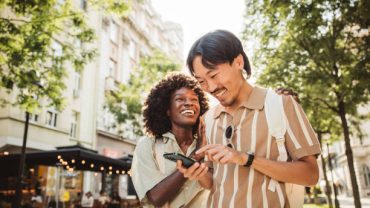 مقایسه و تحلیل قوانین سفر ایرانیان به کشور‌های همسایه: مقاصد محبوب