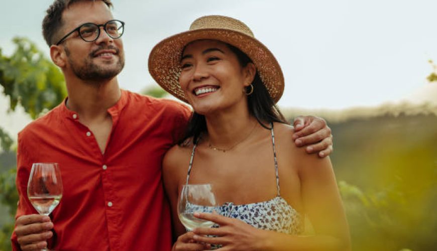 کشف ترفندهای کاربردی برای پیشنهاد ایرانگردی عاشقانه برای زوج‌ها