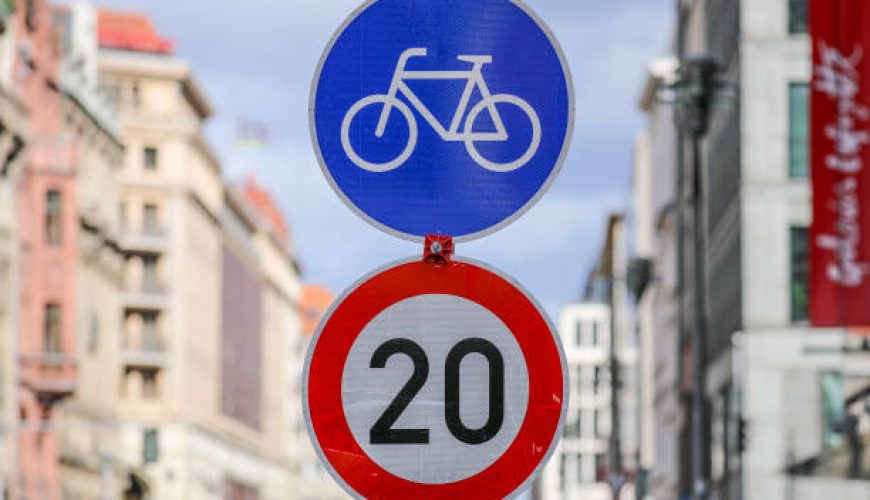 قبل از سفر بدانید: مهمترین قوانین رانندگی در شهرهای توریستی.