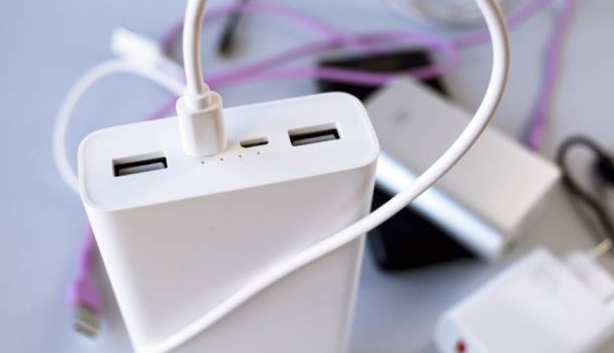 مقایسه تخصصی پاوربانک مناسب سفر ۲۰۲۴ کدام برای شما بهتر است؟