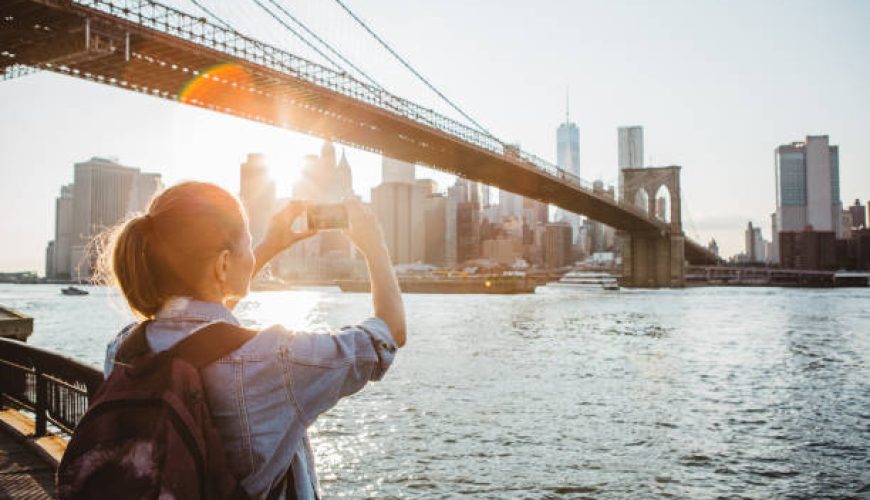 ۱۲ ابزار هوشمند سفر ضروری که هر گردشگری باید بشناسد