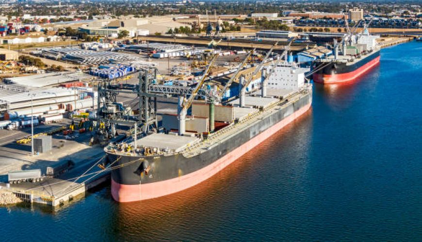 راهنمای کامل قوانین حمل بار و خودرو در لنج: سفر بی‌دردسر با آسمان سپید