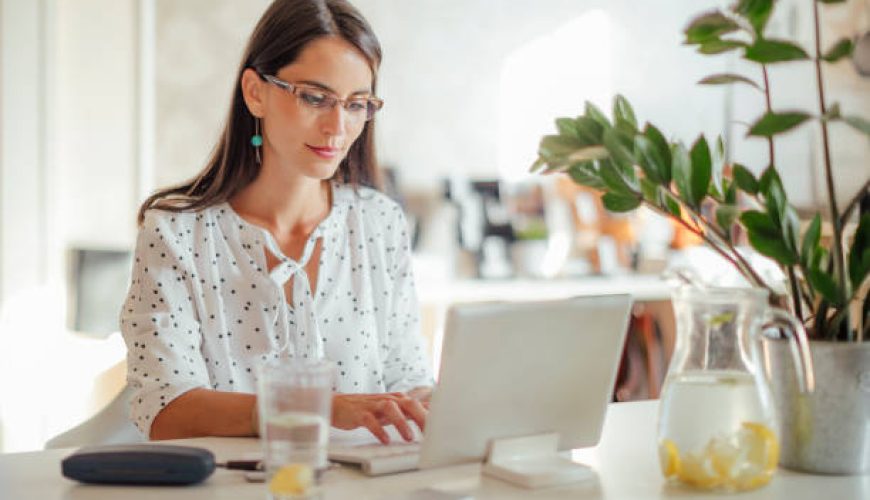 معرفی تخصصی برترین اپلیکیشن‌های خرید بلیت هواپیما سفری آسان