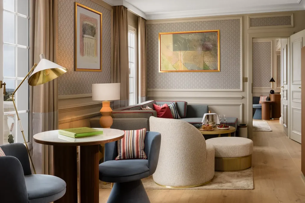 هتل ال بابوس وان | El Baboos Hotel Van 🛎️