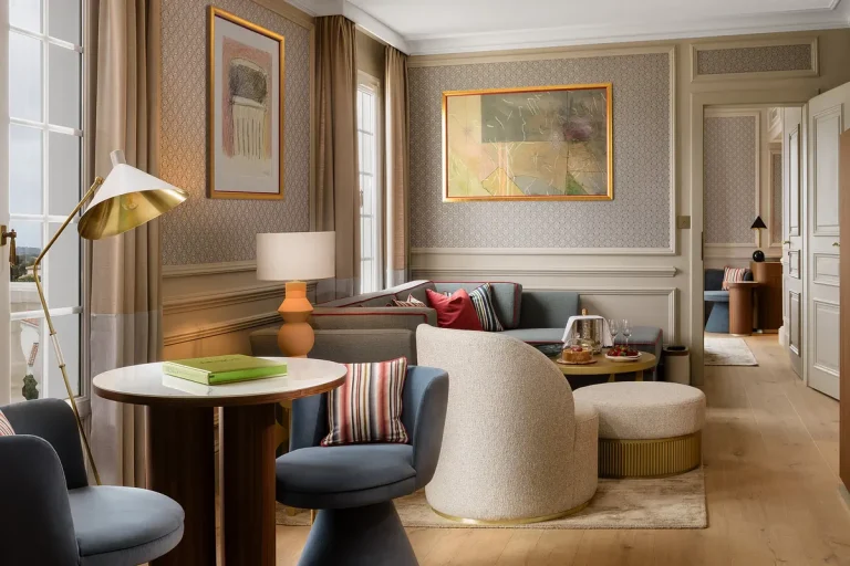 هتل رسمینا ون | Resmina Hotel Van 🛎️
