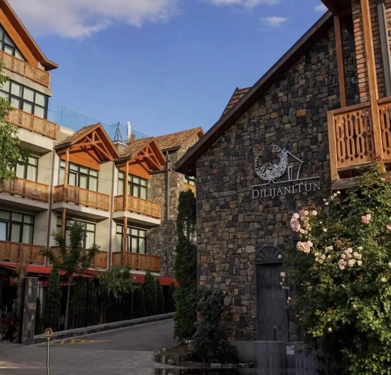 هتل رد سنتر ایروان | Red Hotel Yerevan Center 🛎️