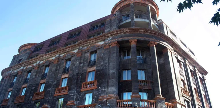 هتل آرمینین ویلیج پارک ایروان | Armenian Village Park Hotel 🛎️